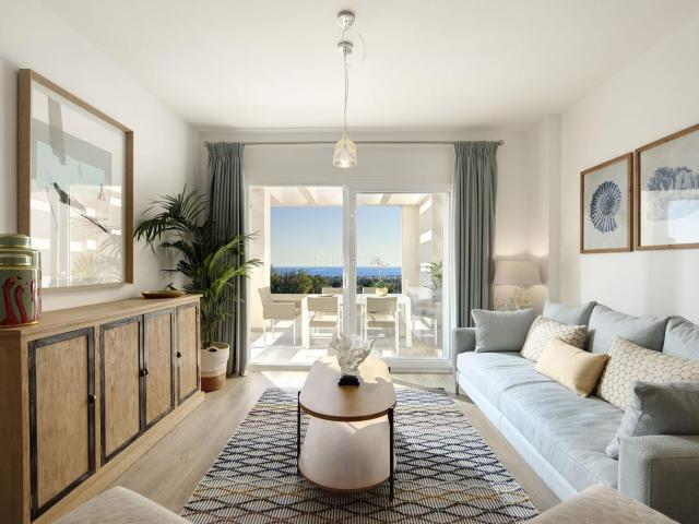 Planta baja en venta en Marbella, Rodeo Alto Guadaiza La Campana. Apartamento planta baja de 2 dormitorios y 2 baños. Nueva Andalucía. Plantas bajas.