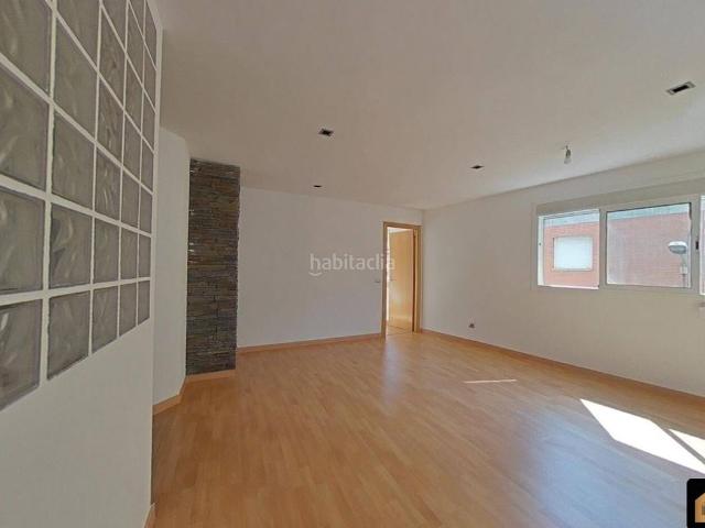 Planta baja en venta en Mataró, Cerdanyola Nord. IDEAL INVERSORES! Piso con alta rentabilidad garantizada en Mataró. Plantas bajas.