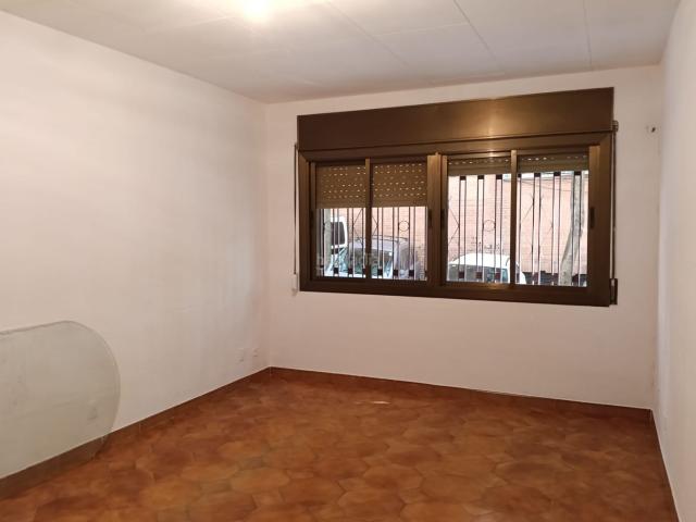 Planta baja en venta en Mataró, Cerdanyola Sud. TRES HABITACIONES. PLANTA BAJA. Plantas bajas.