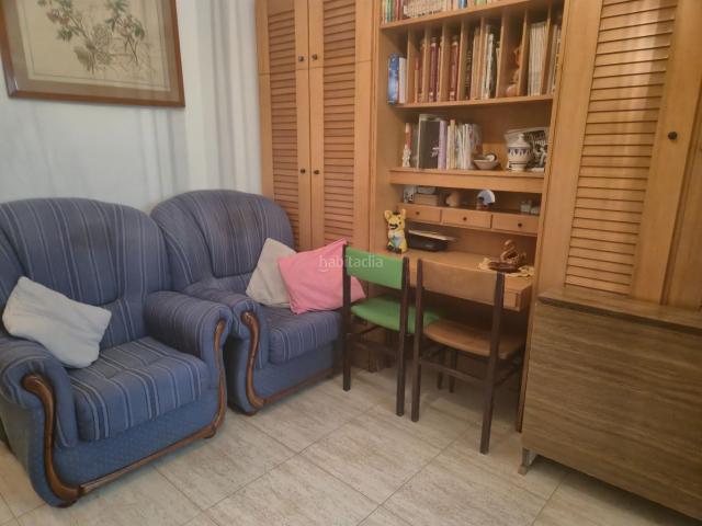 Planta baja en venta en Mataró, Cerdanyola Sud. Vivienda en planta baja con dos patios y local comercial. Plantas bajas.
