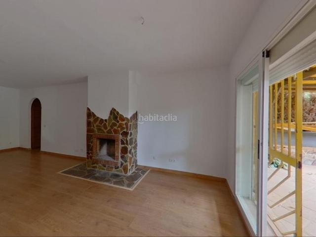 Planta baja en venta en Mijas, Calahonda. Calahonda Piso Planta Baja, 1 Dormitorio, Terraza y Jardín Privado. Plantas bajas.