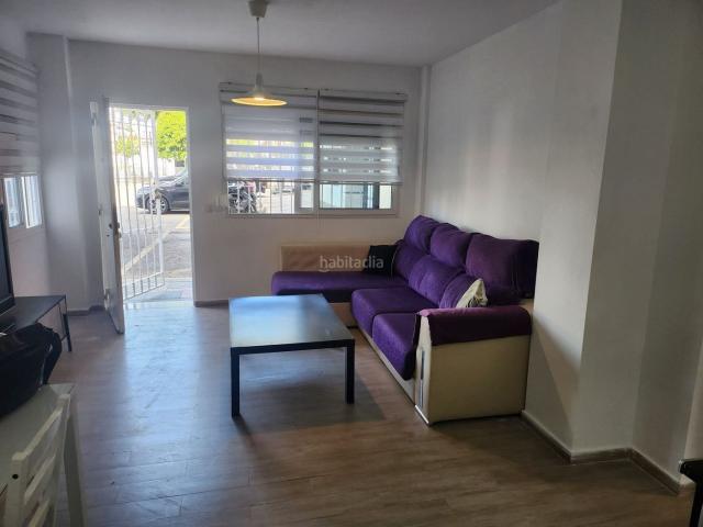 Planta baja en venta en Mijas, Los Árboles. Magnífico piso en planta baja reformado con estrada independiente con pisicina y pista de tenis. Plantas bajas.