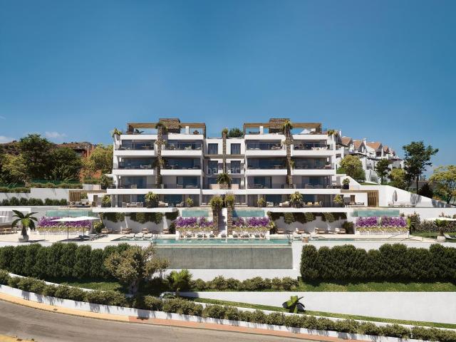 Planta baja en venta en Mijas, Riviera del Sol. Apartamento planta baja de 3 dormitorios y 2 baños con terraza, piscina y vistas al mar. La Cala. Plantas bajas.