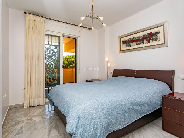 Planta baja en venta en Mijas, Riviera del Sol. Encantador apartamento en esquina en planta baja con amplio jardín y vistas al mar en Riviera del Sol. Plantas bajas.