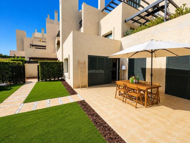 Planta baja en venta en Murcia, Corvera. Magnífica planta baja con jardín y piscina en Corvera Golf and Country Club. Plantas bajas.