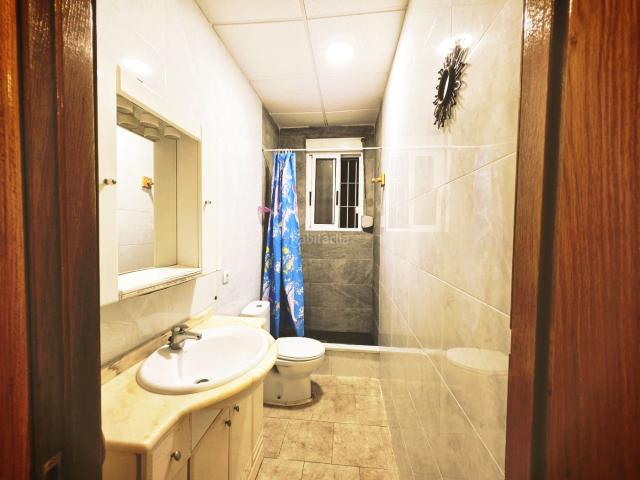 Planta baja en venta en Murcia, Torreagüera. Amplio local de 190 m2 apartamento de 30 m2. Plantas bajas.