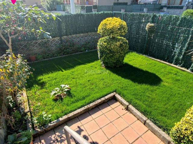 Planta baja en venta en Noja, Tregadín. BAJO CON JARDÍN EN NOJA. Plantas bajas.