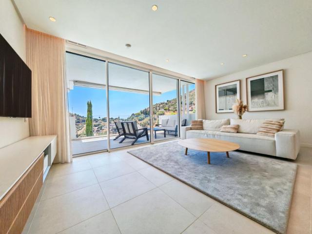 Planta baja en venta en Ojén, Palo Alto. Exclusivo apartamento con vistas al mar al mejor precio de todo Palo Alto en Marbella. Plantas bajas.