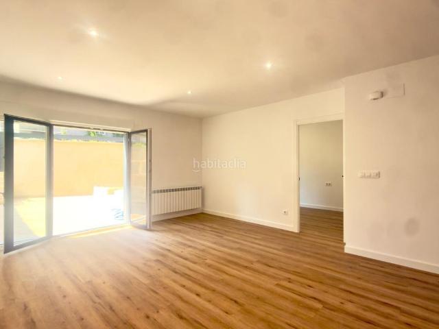 Planta baja en venta en Ourense, A Carballeira. Encantador Bajo con Terraza Privada y Jardín Reforma Integral 2025. Plantas bajas.