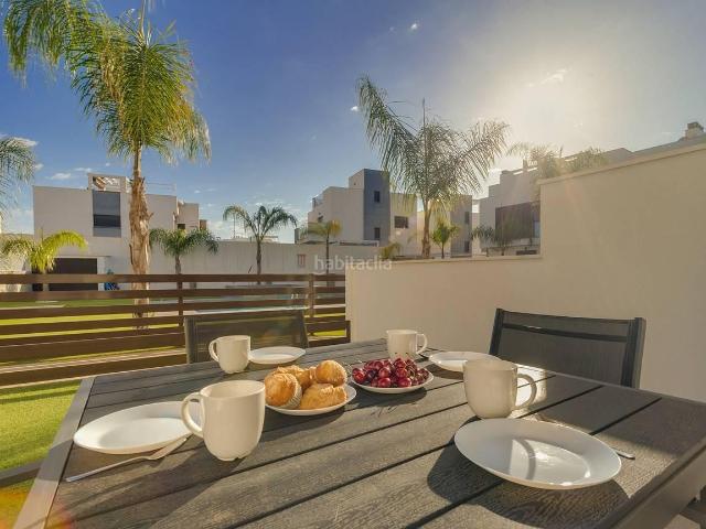 Planta baja en venta en Pilar de la Horadada, Torre de la Horadada. Moderno apartamento en planta baja con 3 dormitorios en Torre de la Horadada. Plantas bajas Pilar de la.