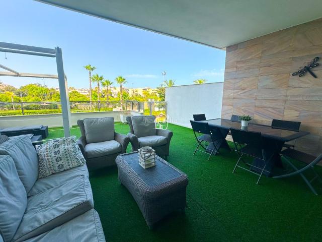 Planta baja en venta en Pilar de la Horadada, Mil Palmeras. Descubre este espectacular apartamento ubicado en un exclusivo residencial nuevo en Mil Palmeras, ideal para disfrutar del sol, el. Plantas.