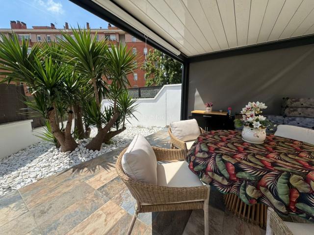 Planta baja en venta en Ripollet, Can Clos Pinetons. AMPLIA VIVIENDA EN PLANTA BAJA CON GRAN TERRAZA PRIVADA, PLAZA DE APARCAMIENTO Y TRASTERO. Plantas bajas.