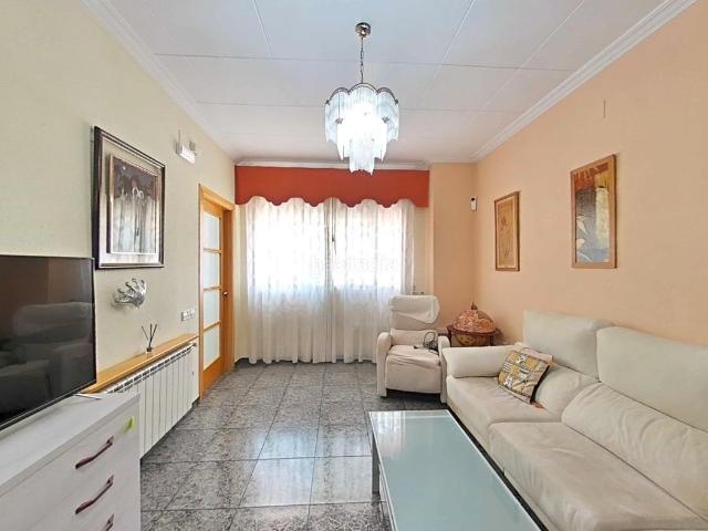 Planta baja en venta en Roca del Vallès La. ESPECTACULAR PLANTA BAIXA AMB JARDÍ PRIVATIU I ACCÉS INDEPENDENT A LA TORRETA LA ROCA DEL VALLÈS. Plantas bajas Roca del Vallès.