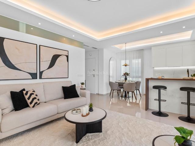 Planta baja en venta en Rojales. En uno de los enclaves más deseados del sur de la Costa Blanca se encuentra este apartamento exclusivo que combina a la perfección. Plantas bajas.