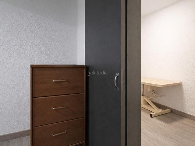 Planta baja en venta en Rubí, Mercat. Planta baja de 87 m2 en pleno centro de Rubí, junto a todos los servicios. Plantas bajas.