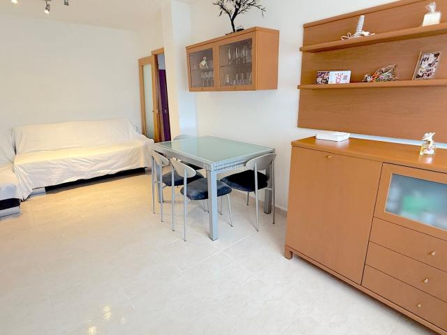 Planta baja en venta en Rubí, Ca n´Oriol. BAJOS AÑO 2002 DE 1 HAB, CON PARKING Y TRASTERO. Plantas bajas.