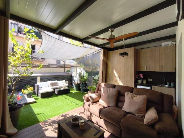 Planta baja en venta en Sant Antoni de Vilamajor. Preciosa planta baja con espectacular terraza de 40 m, plaza de parking y trastero incluido en el precio en Sant Antoni de Vilamaj. Plantas bajas Sant.