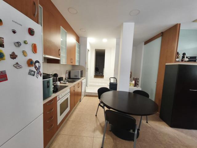 Planta baja en venta en Sabadell, Centre. Magnífica planta baja exterior en Mercat Central. Plantas bajas.