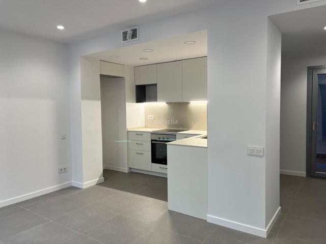 Planta baja en venta en Sabadell, Creu Alta. PLANTA BAJA de 2 HABITACIONES NUEVA A ESTRENAR EN EL CORAZÓN DE LA CREU ALTA. Plantas bajas.