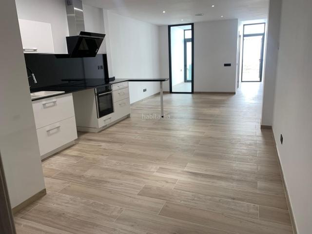 Planta baja en venta en Sabadell, Gràcia. Piscina privada y una gran terraza en Sabadell Te lo vas a perder?. Plantas bajas.