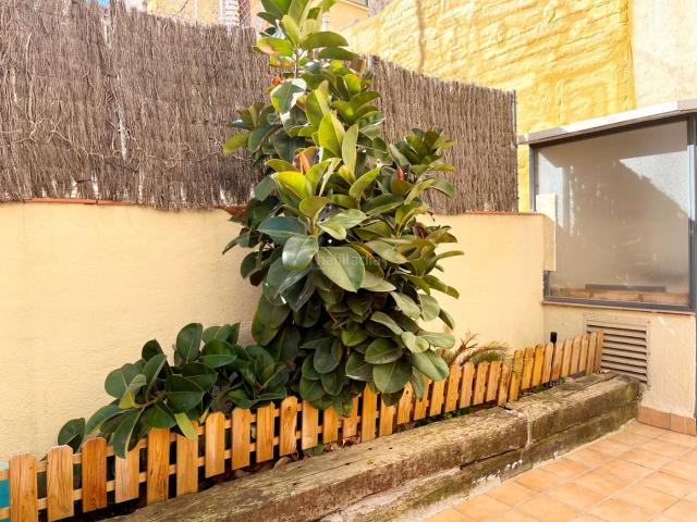 Planta baja en venta en Sabadell, Sol i Padrís Sant Oleguer. PLANTA BAIXA AMB TERRASSA, OPORTUNITAT. Plantas bajas.