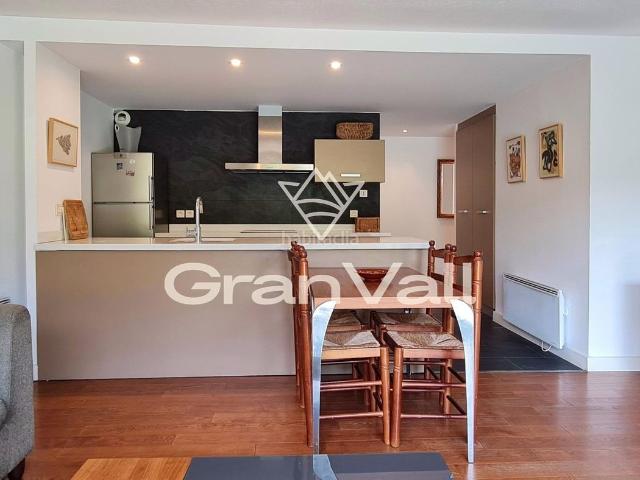 Planta baja en venta en Saillagouse Pirineos. Planta baja con jardín privado y comunitario con piscina en Les Ferreries. Plantas bajas.