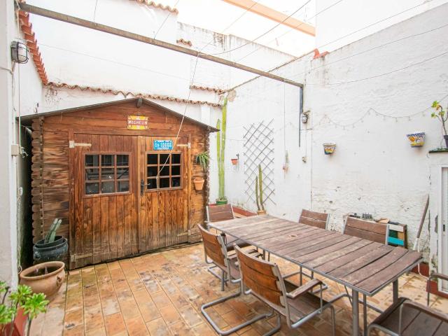Planta baja en venta en Sevilla, San Vicente. Precioso apartamento en el Barrio de San Vicente con patio privativo y licencia VUT!. Plantas bajas.