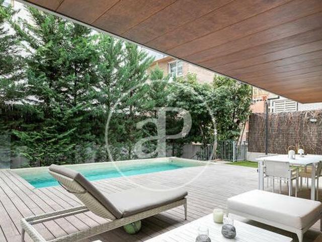 Planta baja en alquiler con terraza y piscina en Tres Torres