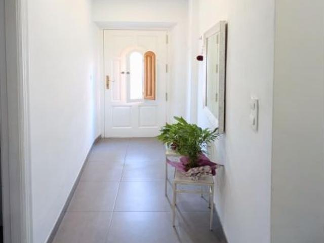 ¡PLANTA BAJA EN LA ZONA DEL RAVAL, COMPLETAMENTE REFORMADA, CON PATIO, DOS DORMITORIOS!