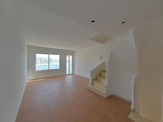 Planta baja en La Cala de Finestrat, Benidorm: espacio, comodidad y una ubicación privilegiada ✨