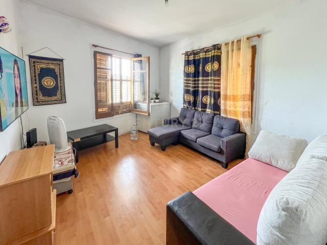 Planta baja independiente de 4 habitaciones en el centro de Sant Cebrià de Vallalta