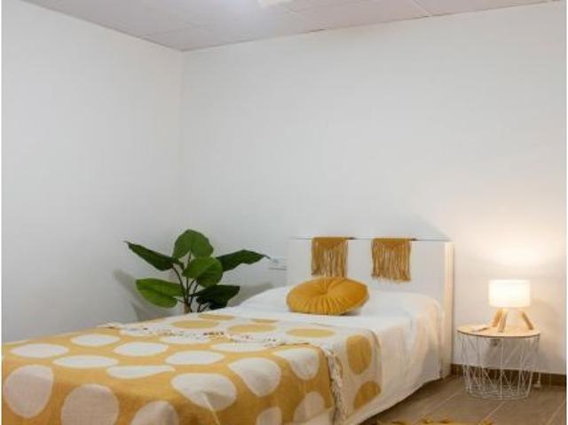 PLANTA BAJA REFORMADA CON TERRAZA EN CAROLINAS ALTAS ALICANTE