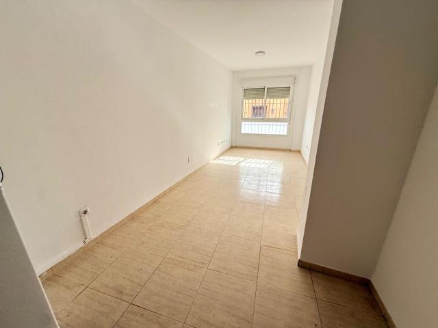 Planta baja reformada en La Gangosa – Lista para entrar a vivir, con patio y muy bajos gastos de comunidad