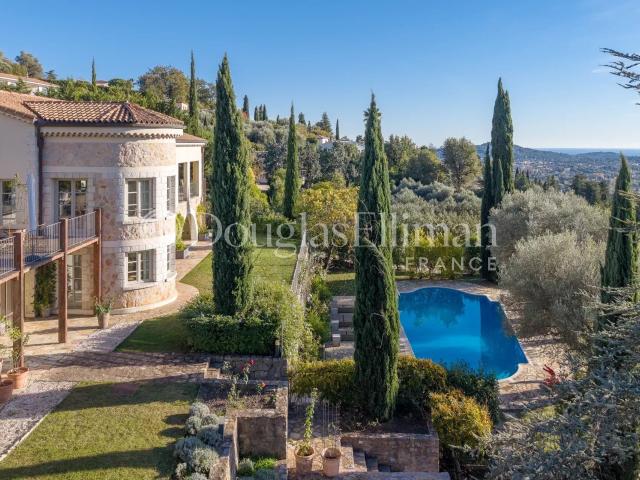 Plascassier – Élégante Bastide en Pierre avec Vue Panoramiqu. 450m² Valbonne