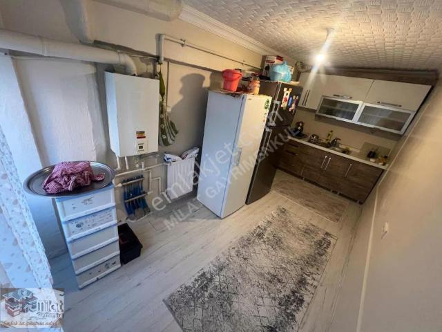 Plevne Mah Caddede Yapılı 3+1 Bk Salon Bağımsız