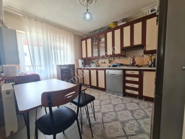 Plevne Mh.merkezi Konumda Cadde Üzeri Asansörlü Binada 3+1 Daire