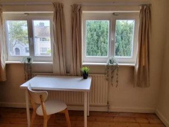 Pleasant bedroom near Dublin City University