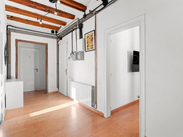 Pleasant double bedroom close to Columbus Monument