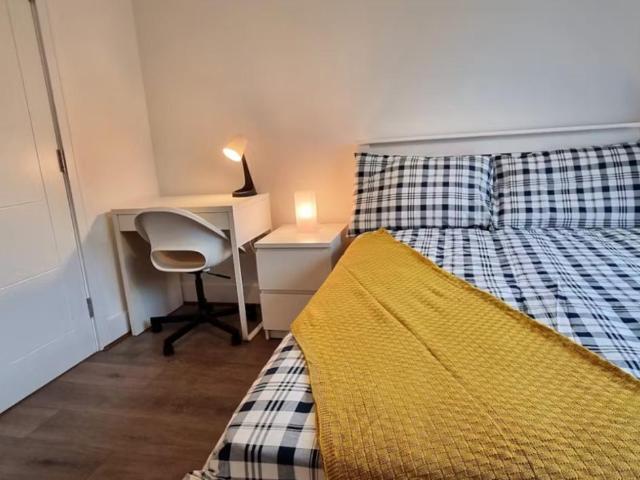 Pleasant double bedroom in Grangegorman