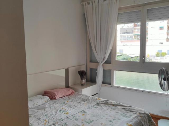 Pleasant double bedroom not far from Universitat Internacional de Catalunya