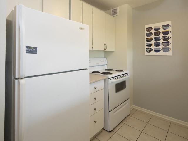 Pleasant Park 2 Bedroom Apartment for Rent at 2035 Pleasant Park Place South Apts, Ottawa, ON K1G 3P6 Alta Vista