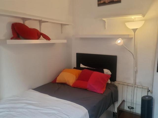 Pleasant single bedroom in Vallcarca i els Penitents