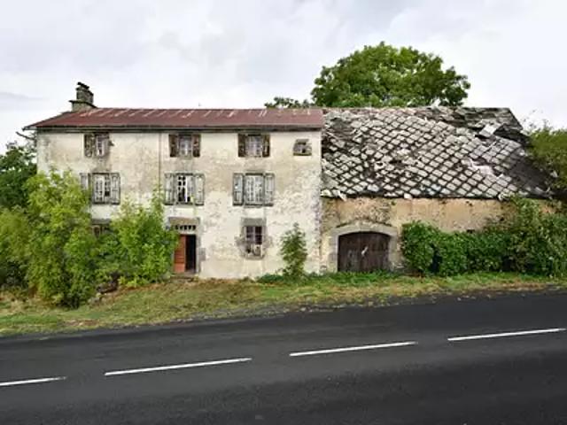Pleaux 15700 Achat / Vente maison 4 pièces t4