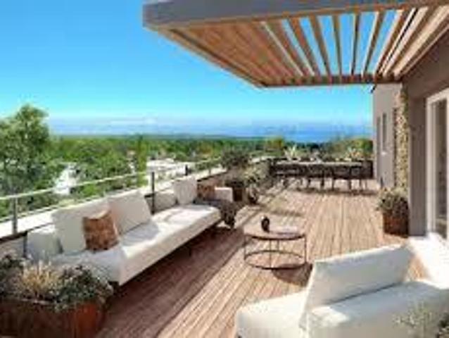 PLEIN SUD ! Magnifique T4 70m² avec une terrasse de 42m² VUE SUR LE PORT 4 pièces, 70 m²