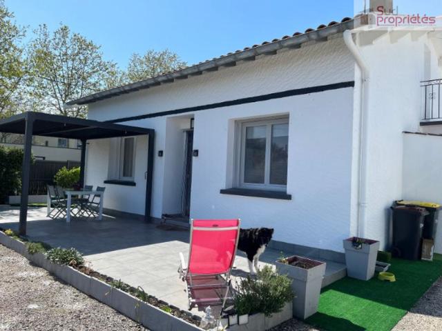 maison PP non mitoyenne rénovée avec garage séparé commerce a pieds