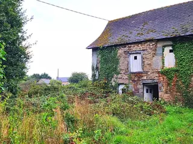 Plémet 22210 Achat / Vente maison 2 pièces t2 au dernier étage cave