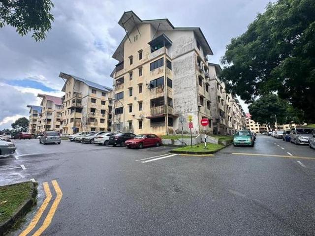 Plentong Utama flat good location full loan unit