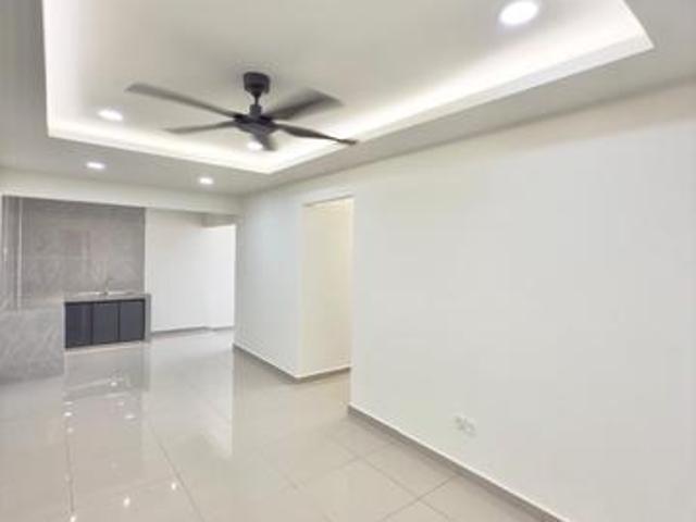 Plentong Utama Flat Low Cost Renovated Permas Masai