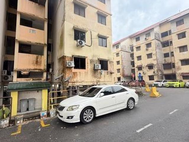 Plentong Flat For Sale Jalan Bunga Daisi