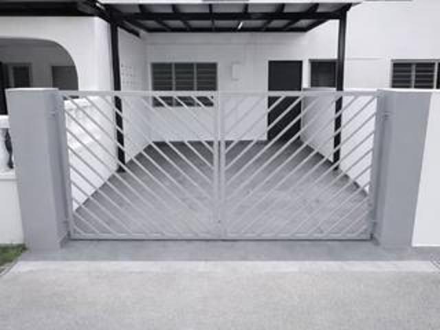 Plentong Jalan Cempaka 2Storey Low Cost 3R1B Renovated Johor Bahru